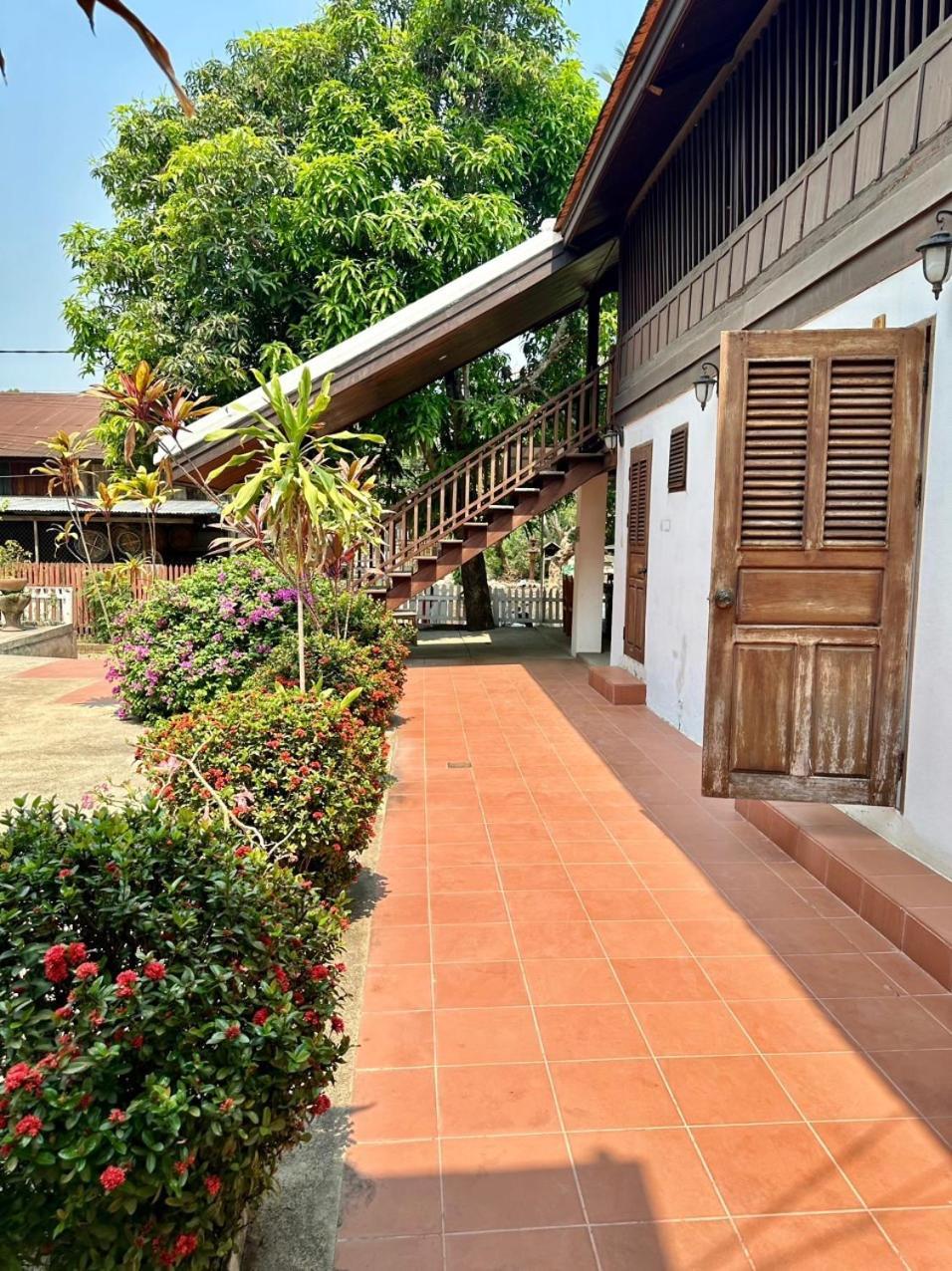 Residence Boutique Hotel Luang Prabang Esterno foto