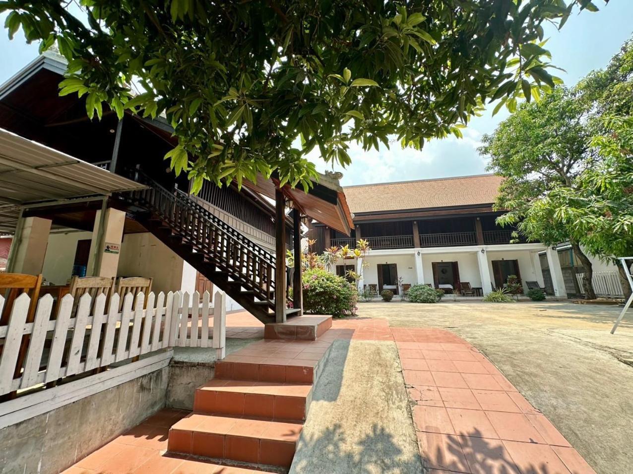 Residence Boutique Hotel Luang Prabang Esterno foto